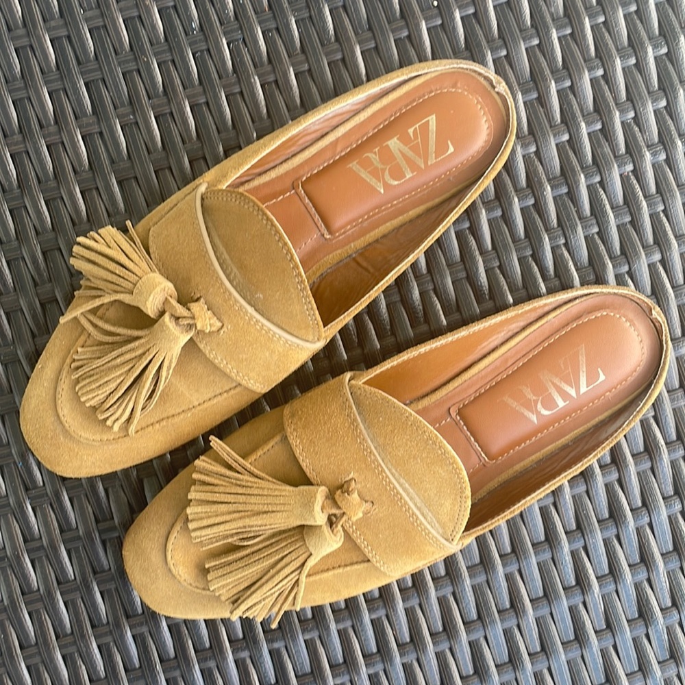 Flat mules from Zara!